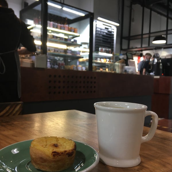 Foto scattata a Point Coffee &amp; Food da Helene il 11/1/2020