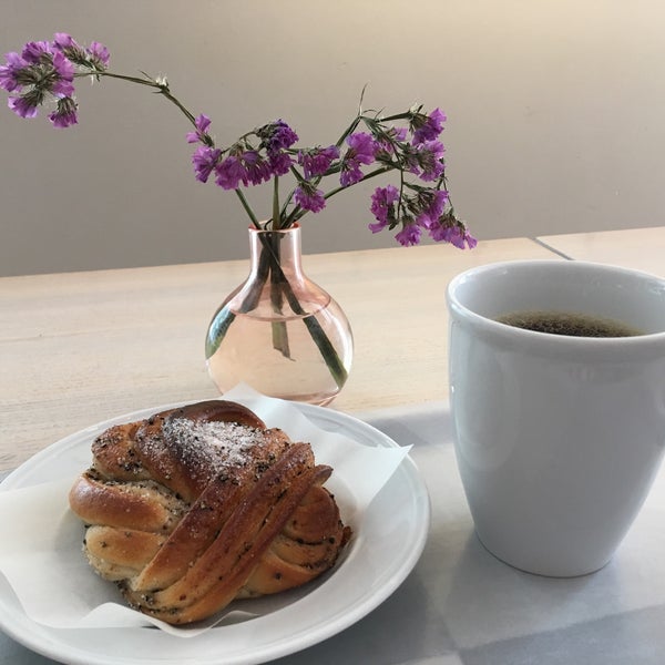 Das Foto wurde bei Café Blom von Helene am 6/4/2019 aufgenommen