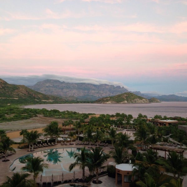 Снимок сделан в Villa Del Palmar Beach Resort &amp; Spa пользователем J R R. 11/22/2013