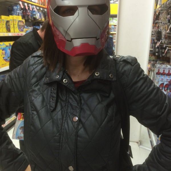 toys r us merry hill