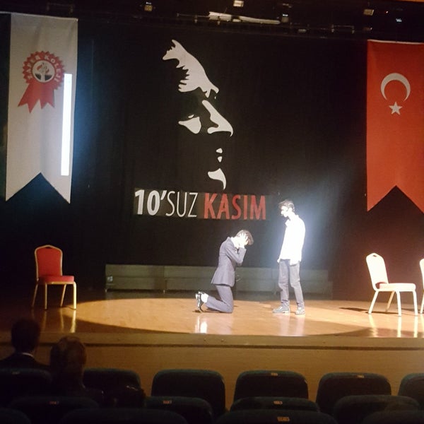 Das Foto wurde bei Zafer Koleji von 🐾 Suzan Ç. am 11/8/2019 aufgenommen