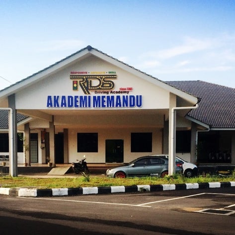sekolah memandu seremban