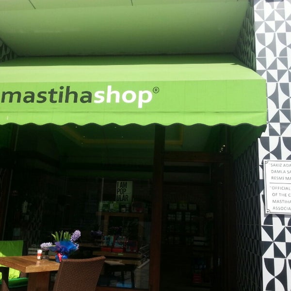 Photo prise au Mastihashop&amp;Cafe par Emir K. le3/20/2013