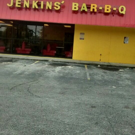 9/10/2015에 Jennifer님이 Jenkins Quality Barbecue - Downtown에서 찍은 사진