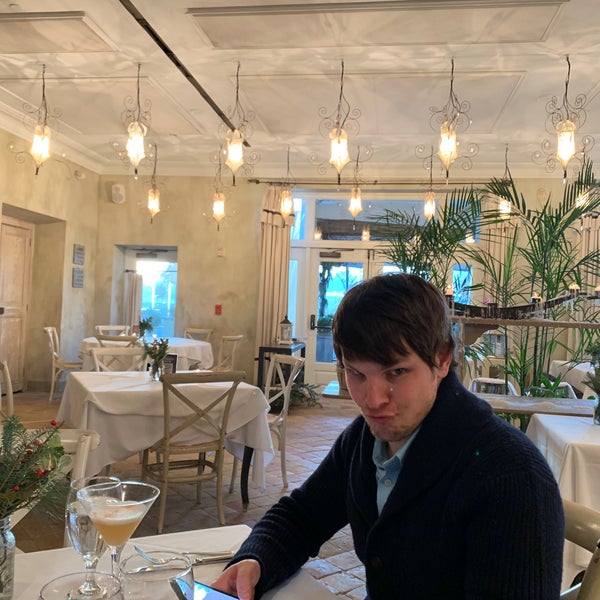 Photo taken at l&#39;escale restaurant bar by Ming Min H. on 1/3/2021