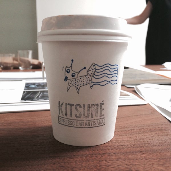 9/23/2015 tarihinde Claudine B.ziyaretçi tarafından Kitsuné Espresso Bar Artisanal'de çekilen fotoğraf
