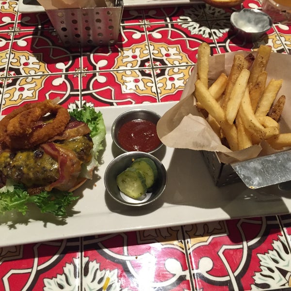 Photo taken at Chili&#39;s Grill &amp; Bar by David R. on 2/27/2015
