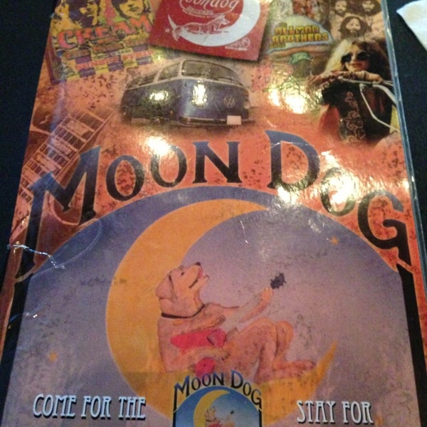 รูปภาพถ่ายที่ Moon Dog Tavern โดย Amanda B. เมื่อ 1/13/2013