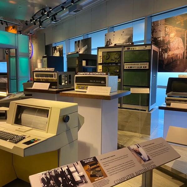 รูปภาพถ่ายที่ Computer History Museum โดย Chris  L. เมื่อ 2/2/2020