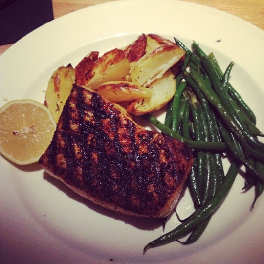 11/21/2012 tarihinde Usman A.ziyaretçi tarafından Devon Seafood &amp; Steak'de çekilen fotoğraf