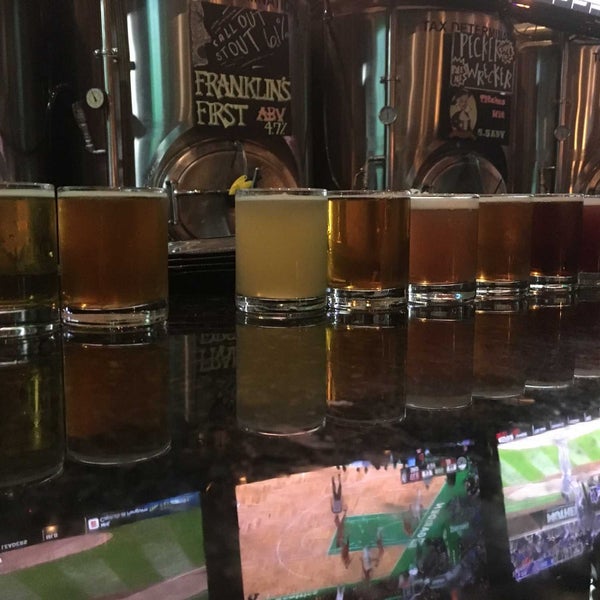 Foto diambil di Cool Springs Brewery oleh Keith R. pada 10/3/2018