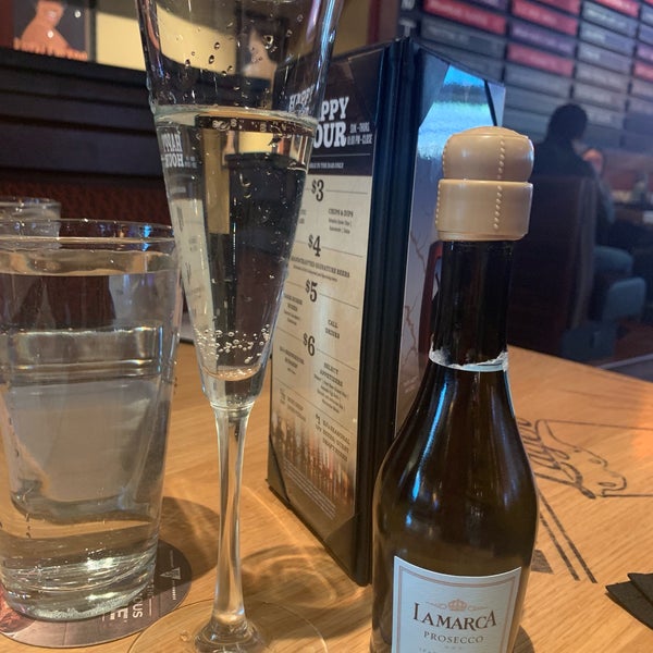 Photo taken at BJ&#39;s Restaurant &amp; Brewhouse by Anna N. on 1/25/2019