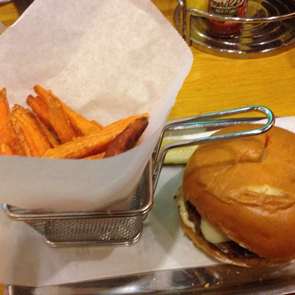 Yummy sweet potato fries and cheddar burger with garlic mayo!