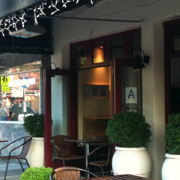 6/1/2013にValentina I.がPlaza Lounge - Kitchen and Barで撮った写真