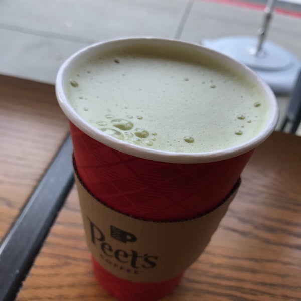 Photo taken at Peet&#39;s Coffee &amp; Tea by Maddy C. on 11/24/2017