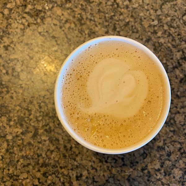 Photo taken at Peet&#39;s Coffee &amp; Tea by Maddy C. on 1/13/2020