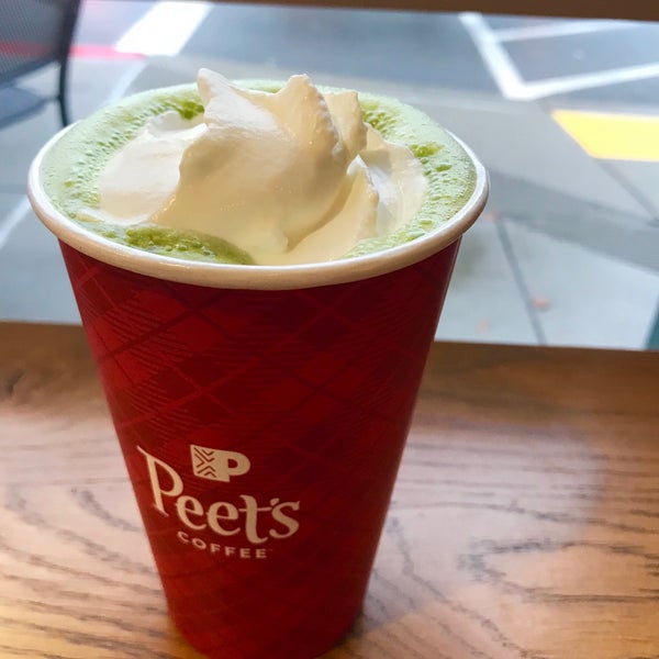 Photo taken at Peet&#39;s Coffee &amp; Tea by Maddy C. on 1/8/2018