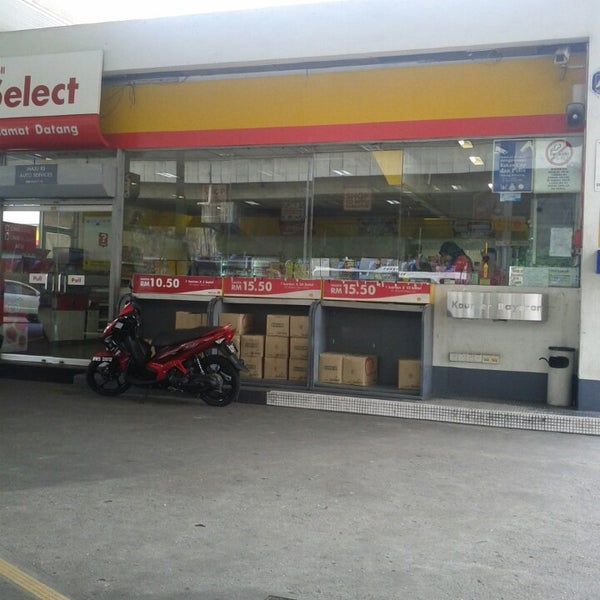 Shell Gas Station In Batu Caves