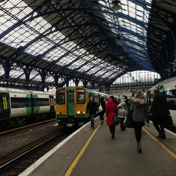 Brighton Railway Station Btn 鉄道駅