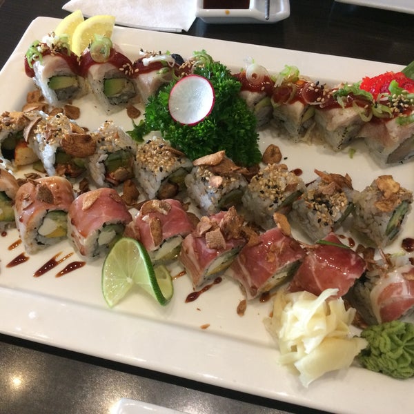 The food I had was ok.. But it's run by Korean chefs. I found it not very authentic. (In picture: tuna tataki roll, lobster roll, and the prosciutto roll.)