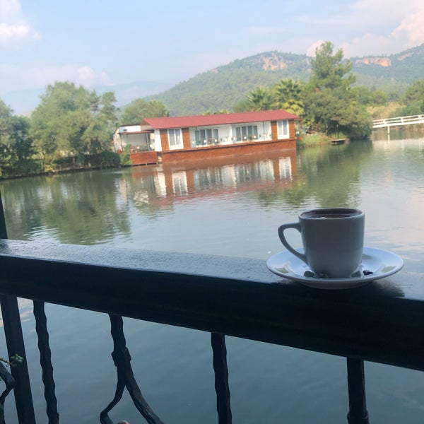 Das Foto wurde bei Saklı Göl Restaurant &amp; Nature Club von 🕊 am 10/19/2019 aufgenommen