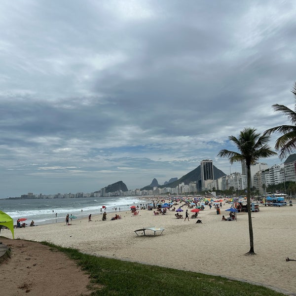 Foto diambil di Praia de Copacabana oleh Kazwell pada 3/10/2024