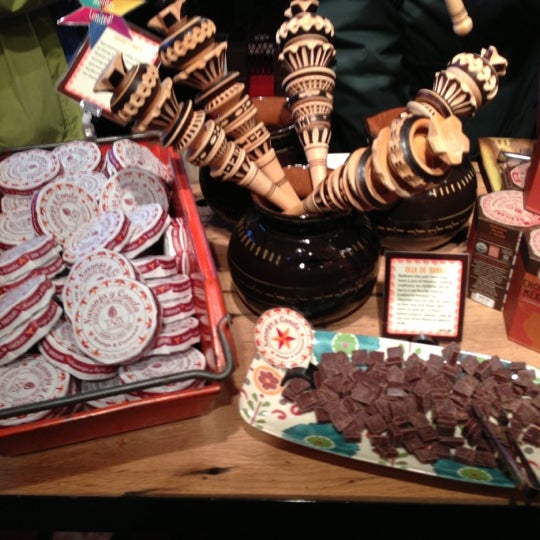 12/16/2012にDan I.がTaza Chocolateで撮った写真