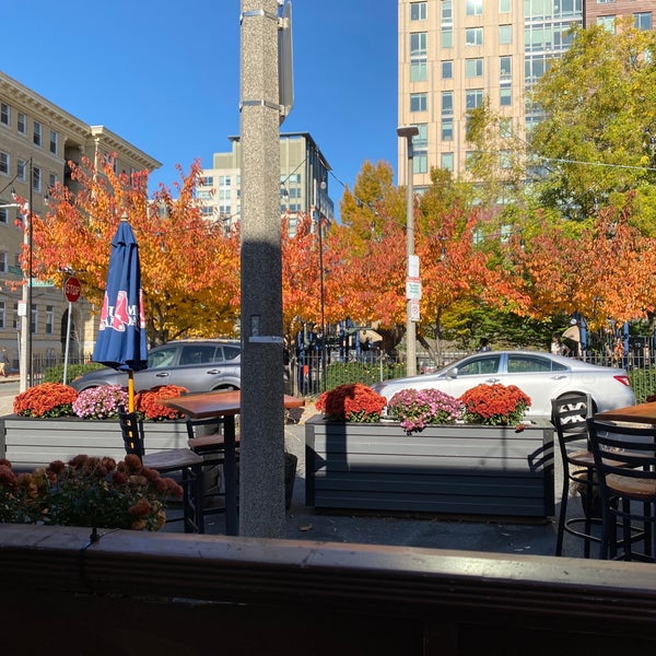 Photo prise au Thornton&#39;s Fenway Grille par Lisa le11/8/2020