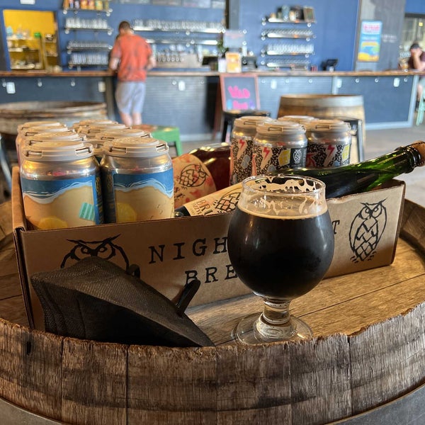 Photo prise au Night Shift Brewing, Inc. par Nic T. le6/30/2022