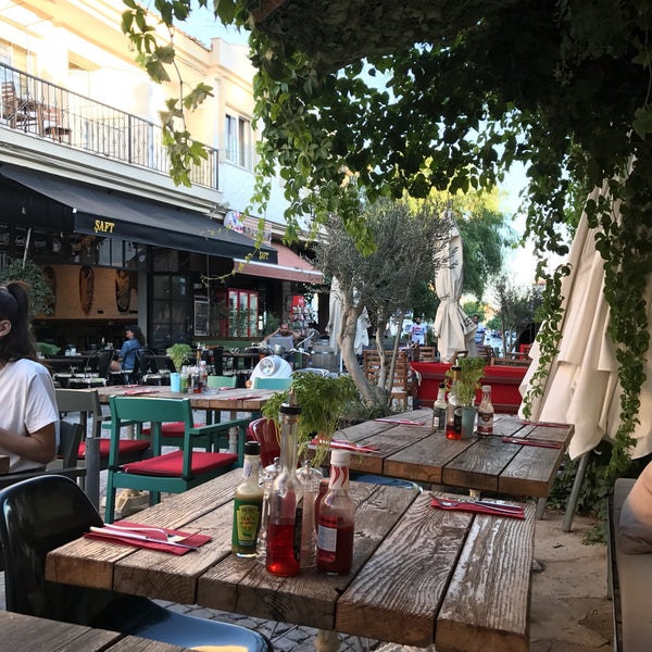 รูปภาพถ่ายที่ İyi Pizza Bar โดย Ayca เมื่อ 7/6/2017