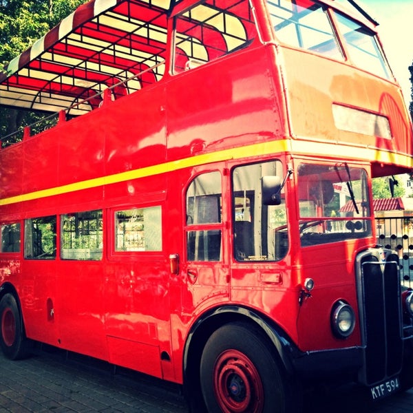 Foto tirada no(a) London Bus Cafe por Татьяна Б. em 7/19/2013