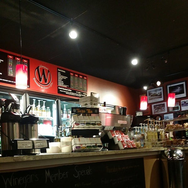 2/10/2015에 josh p.님이 Winegars Homemade Ice Cream &amp; Coffee에서 찍은 사진