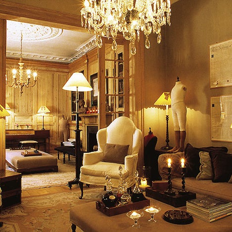 Member of Small Luxury Hotels of the World, PandHotel, a converted 18th century carriage house, was voted one of the 10 best boutique hotels in the world by hotels.com.