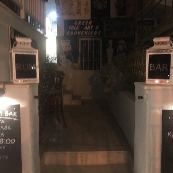 Foto scattata a The Rum Bar cocktails &amp; spirits da Kalopitas M. il 3/20/2018