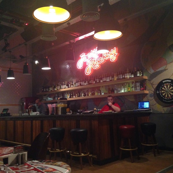 Foto scattata a PopsyRocksy Cafe &amp; Bistro da Aysun G. il 1/24/2015