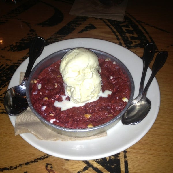 Photo taken at BJ&#39;s Restaurant &amp; Brewhouse by Anthony S. on 2/1/2013