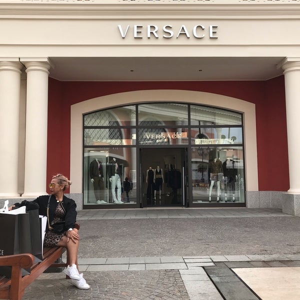 versace outlet prezzi