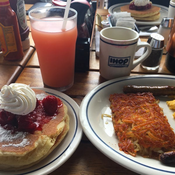 Foto tirada no(a) IHOP por Stephaniie V. em 8/24/2017