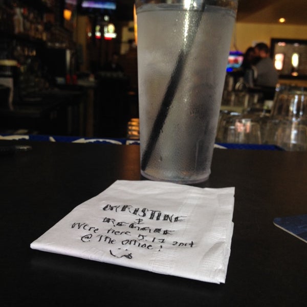 5/17/2014にChristine S.がThe Office Bar &amp; Grillで撮った写真