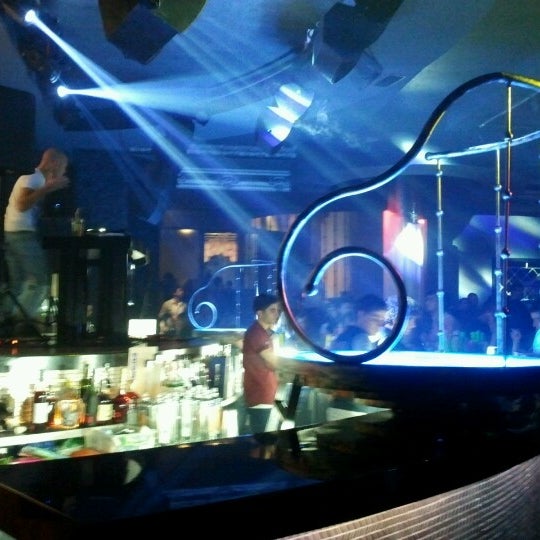 Foto diambil di Senate Club &amp; Lounge oleh Ezgi D. pada 9/15/2012