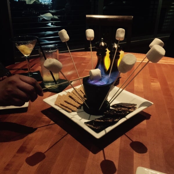 2/14/2015에 Ron C.님이 FlameStone American Grill에서 찍은 사진