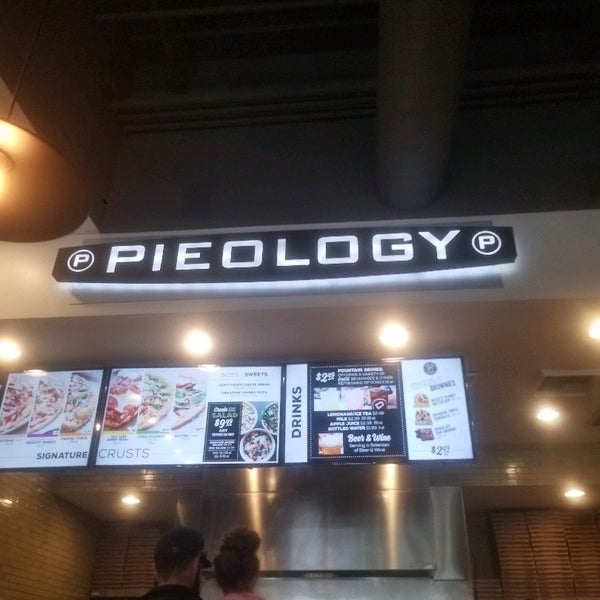 Photo taken at Pieology Pizzeria, The Market Place by Johann D. on 2/29/2020