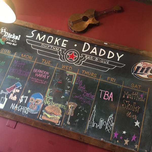 Photo prise au Smoke Daddy par Shanlie Ann 🍃 @. le5/2/2018