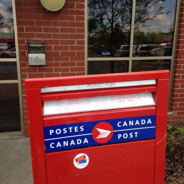 Poste Canada Post Office in Brossard