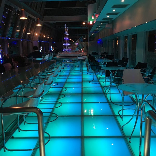 Crystal Bar 雫 13人の訪問者