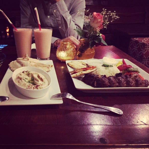 Снимок сделан в Liwan Restaurant &amp; Hookah Lounge пользователем Nawaf 8/18/2015