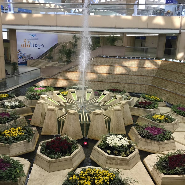 Снимок сделан в King Khalid International Airport (RUH) пользователем Abdulrahman 8/23/2015