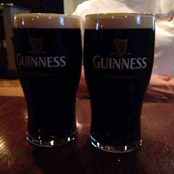 Foto tirada no(a) Ireland&#39;s Own Pub por Tom M. em 5/12/2014