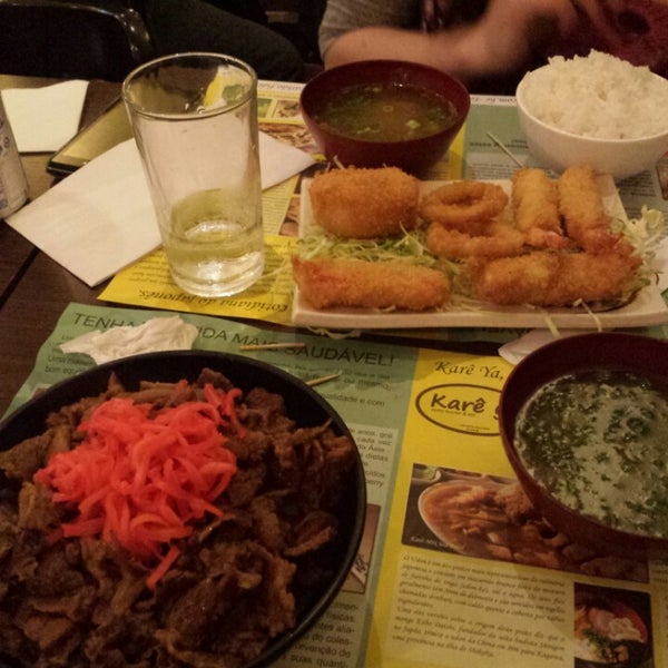 Photo taken at Karê ya Restaurante Japonês by Flavio C. on 6/9/2014