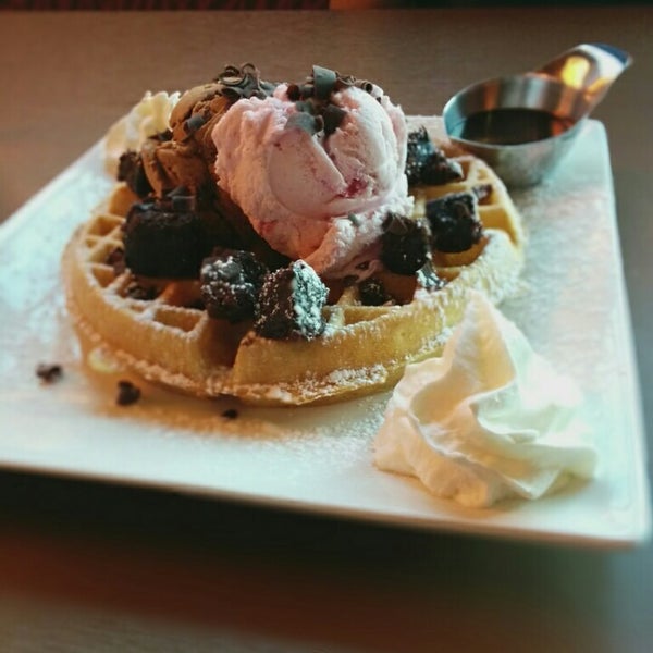 5/25/2014にFatima A.がSpin Dessert Cafeで撮った写真